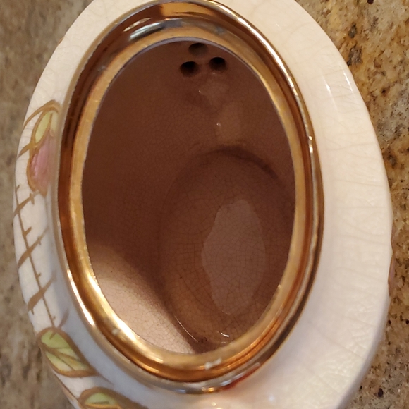 Vintage Queen Anne Arthur Wood floral and gold teapot - Picture 15 of 17